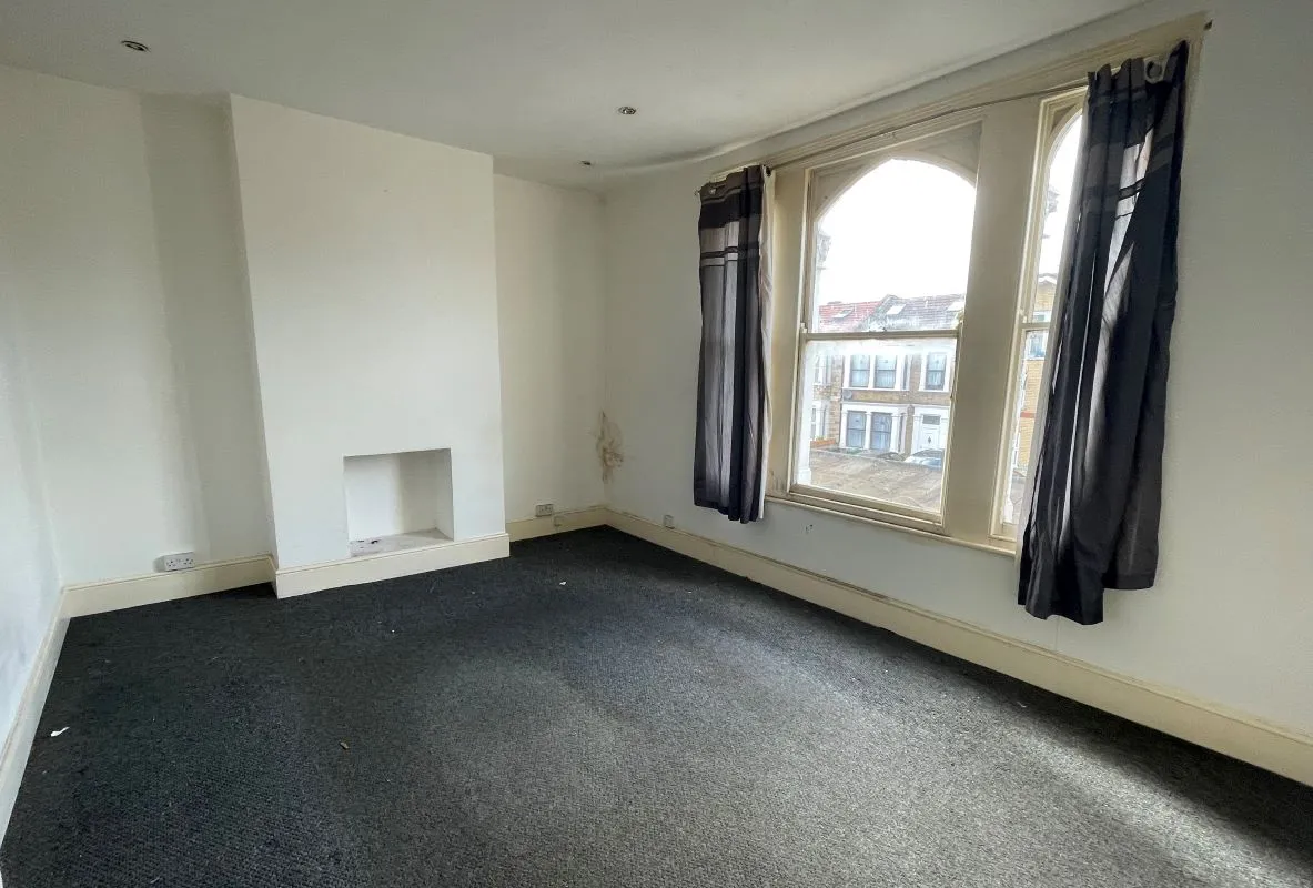 704 Lea Bridge Road & 11 Knotts Green Mews, Leyton, London, E10 6AW
