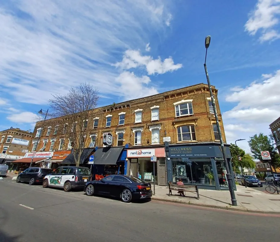 Flat 4, 54 Stoke Newington High Street, London, N16 7PB