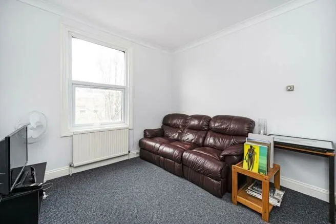 Flat 4, 54 Stoke Newington High Street, London, N16 7PB