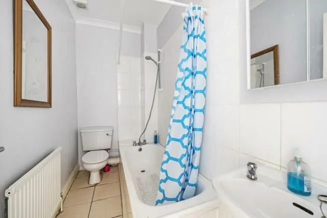 Flat 4, 54 Stoke Newington High Street, London, N16 7PB