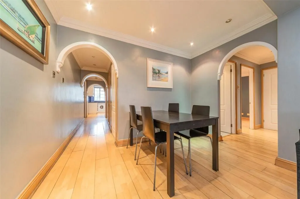 Flat 4, 4-5 Hyde Park Place, London, W2 2LH