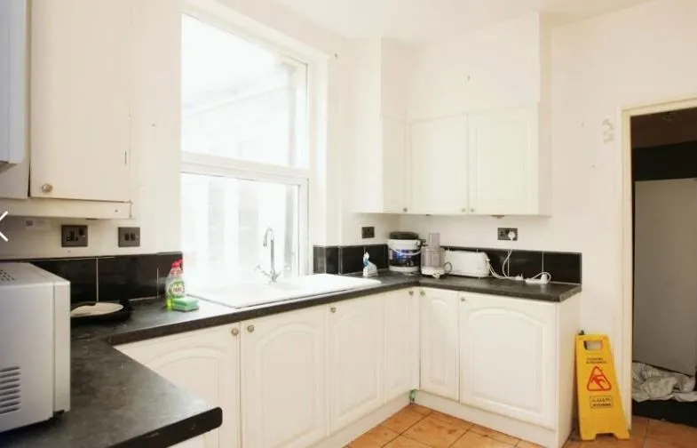 487 Babbacombe Road, Torquay, Devon, TQ1 1HL