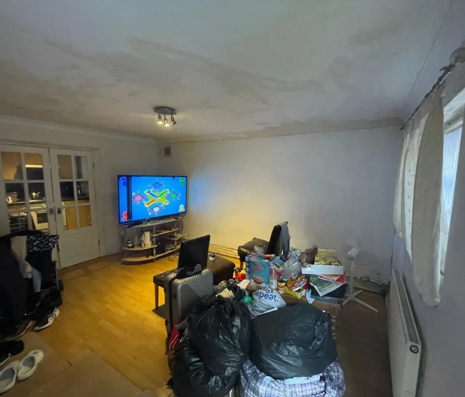 2D Barrington Road, Manor Park, London, E12 6JH