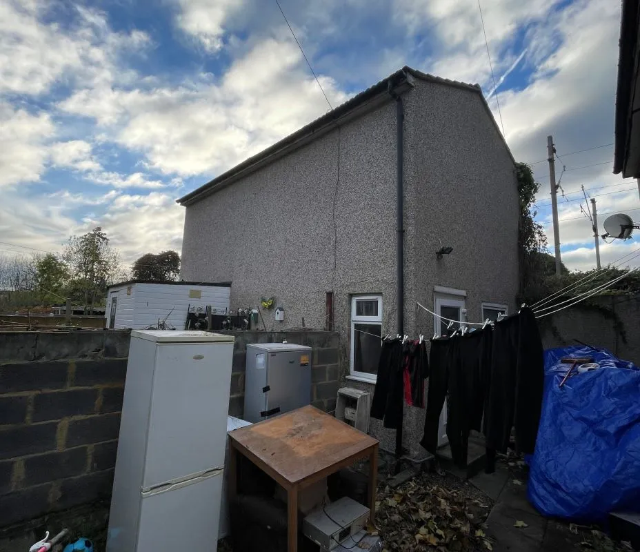 2D Barrington Road, Manor Park, London, E12 6JH