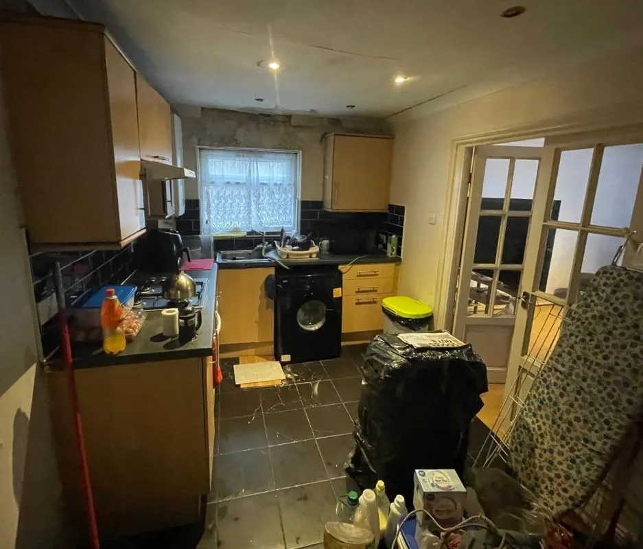2D Barrington Road, Manor Park, London, E12 6JH