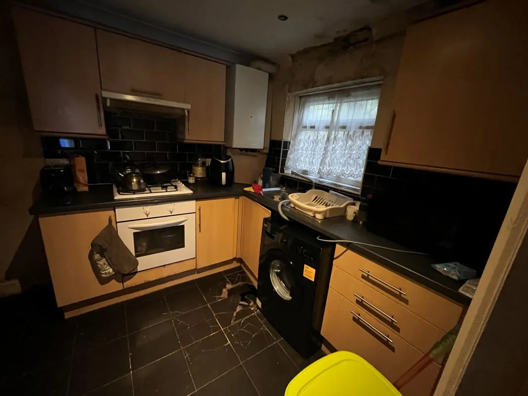 2D Barrington Road, Manor Park, London, E12 6JH