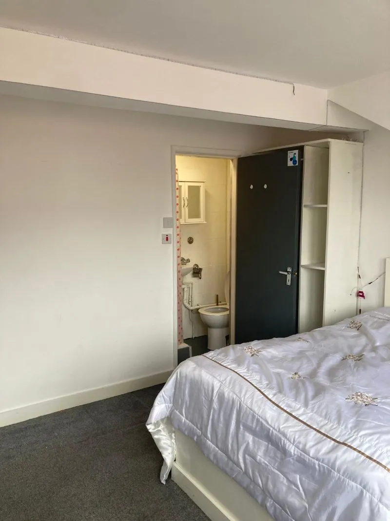 3 Trentham Place, Leeds, West Yorkshire, LS11 6HR