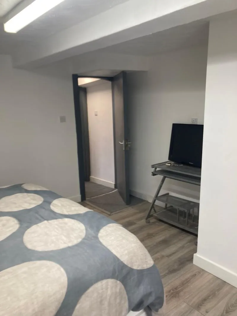 3 Trentham Place, Leeds, West Yorkshire, LS11 6HR
