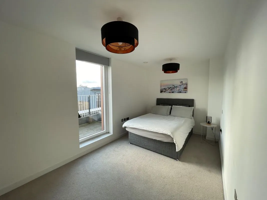 Penthouse Flat, 280 Borough High Street, London, Southwark, SE1 1JS