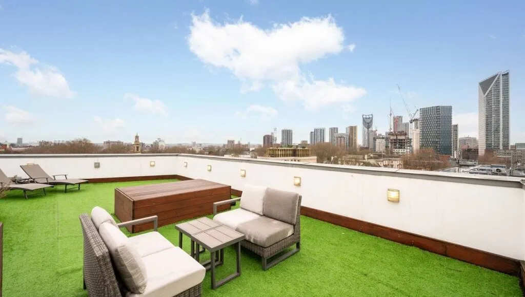 Penthouse Flat, 280 Borough High Street, London, Southwark, SE1 1JS