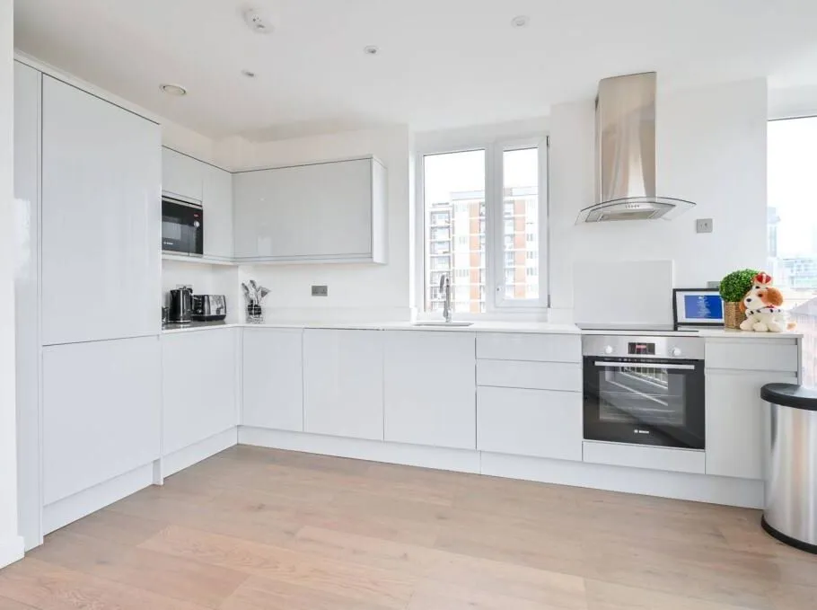 Penthouse Flat, 280 Borough High Street, London, Southwark, SE1 1JS