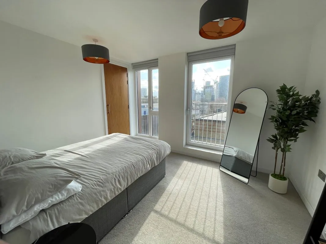 Penthouse Flat, 280 Borough High Street, London, Southwark, SE1 1JS