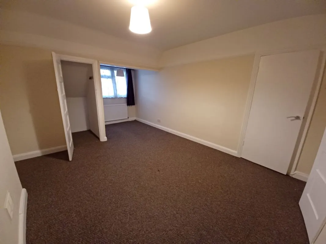 19 Hatch Lane, London, E4 6LP