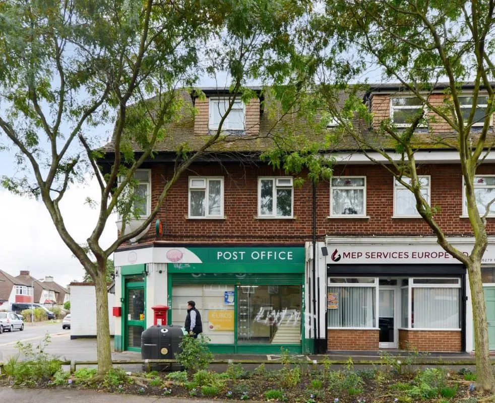 19 Hatch Lane, London, E4 6LP