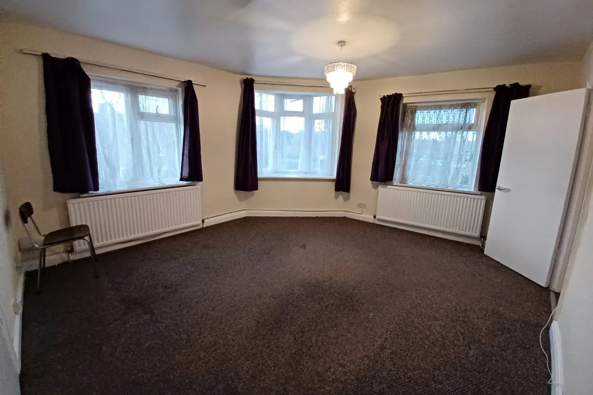 19 Hatch Lane, London, E4 6LP