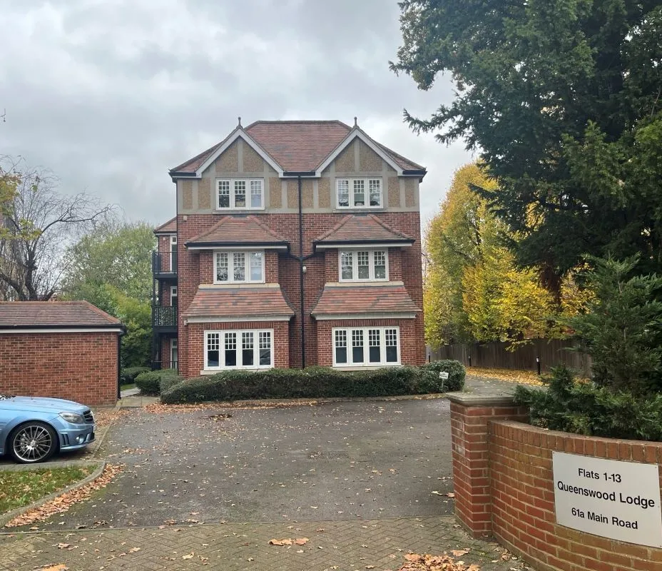 Apartment 12 Queenswood Lodge, 61a Main Road, Romford, Essex, RM2 5EH