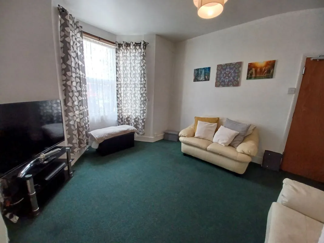 11 Hainault Street, Ilford, Essex, IG1 4EJ