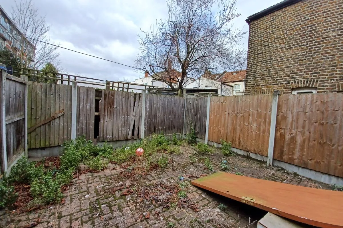 11 Hainault Street, Ilford, Essex, IG1 4EJ