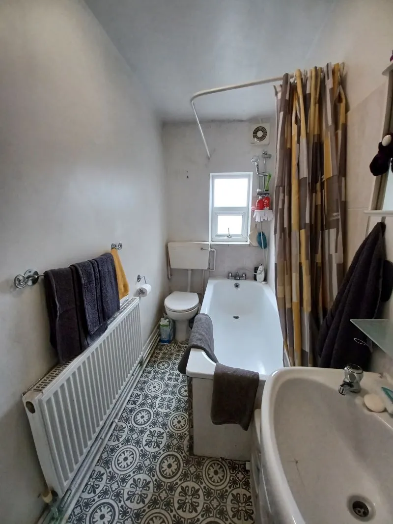 11 Hainault Street, Ilford, Essex, IG1 4EJ