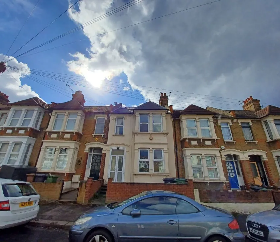9 Scarborough Road, London, E11 4AL
