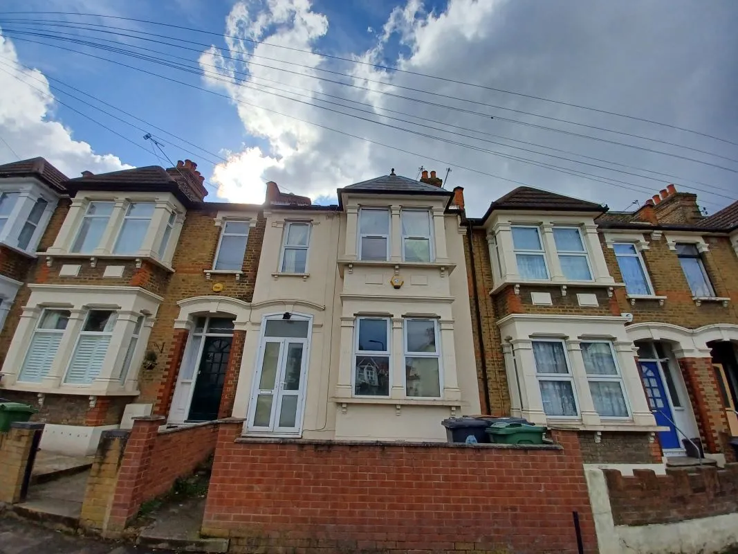 9 Scarborough Road, London, E11 4AL
