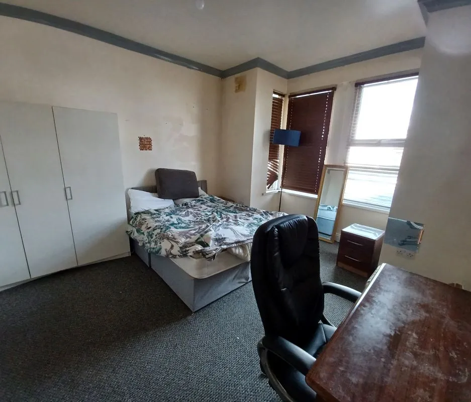 9 Scarborough Road, London, E11 4AL