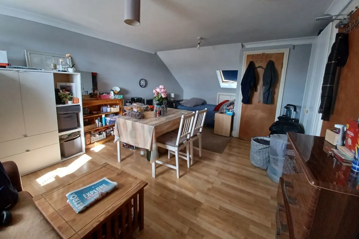 9 Scarborough Road, London, E11 4AL