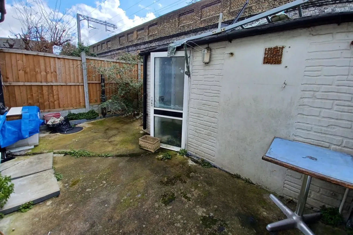 9 Scarborough Road, London, E11 4AL
