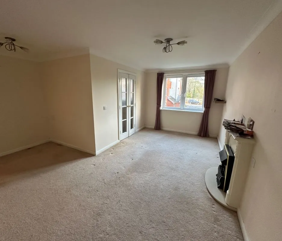 10 Laburnum Court, 9 Harefield Road, Uxbridge, Middlesex, UB8 1FQ
