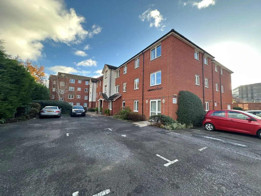 10 Laburnum Court, 9 Harefield Road, Uxbridge, Middlesex, UB8 1FQ