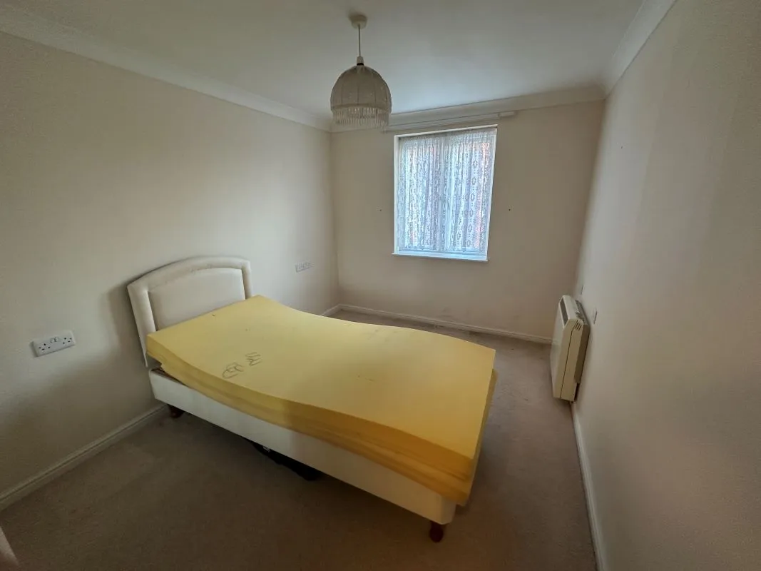 10 Laburnum Court, 9 Harefield Road, Uxbridge, Middlesex, UB8 1FQ
