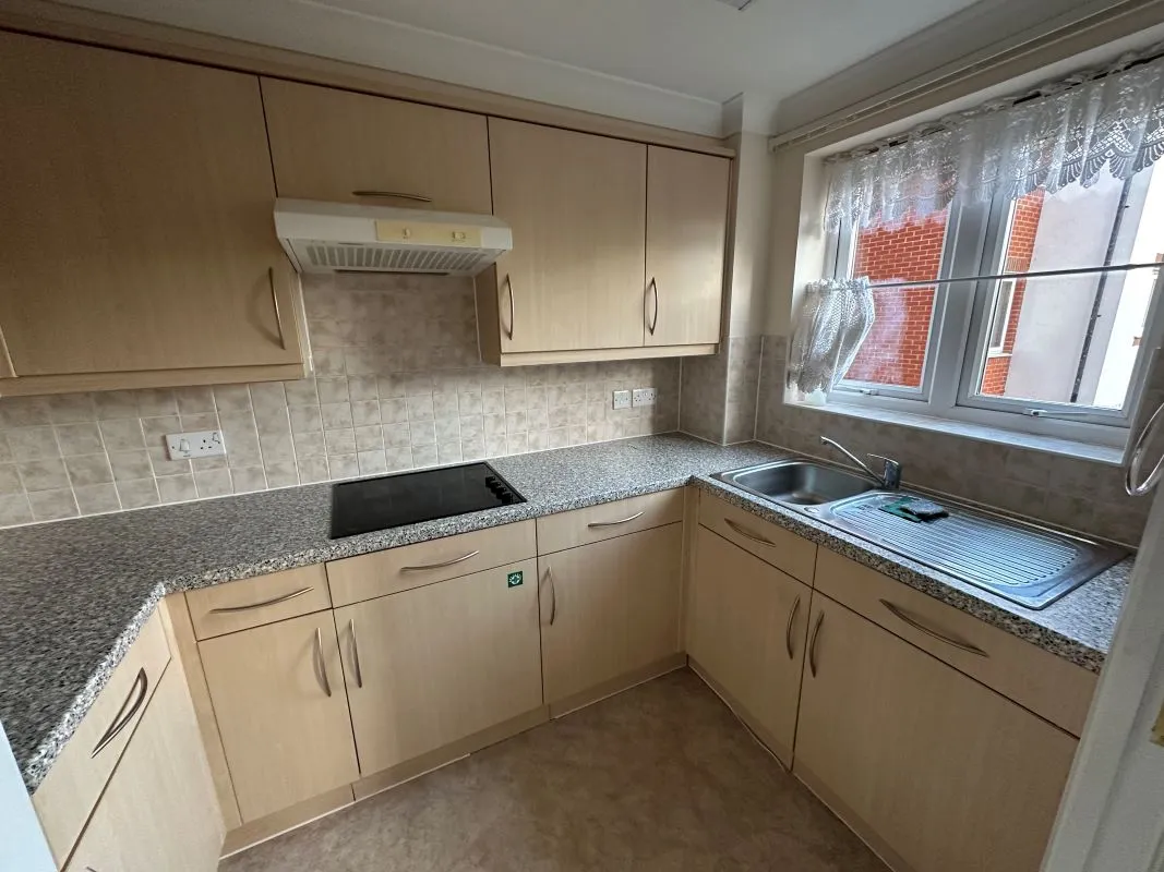 10 Laburnum Court, 9 Harefield Road, Uxbridge, Middlesex, UB8 1FQ
