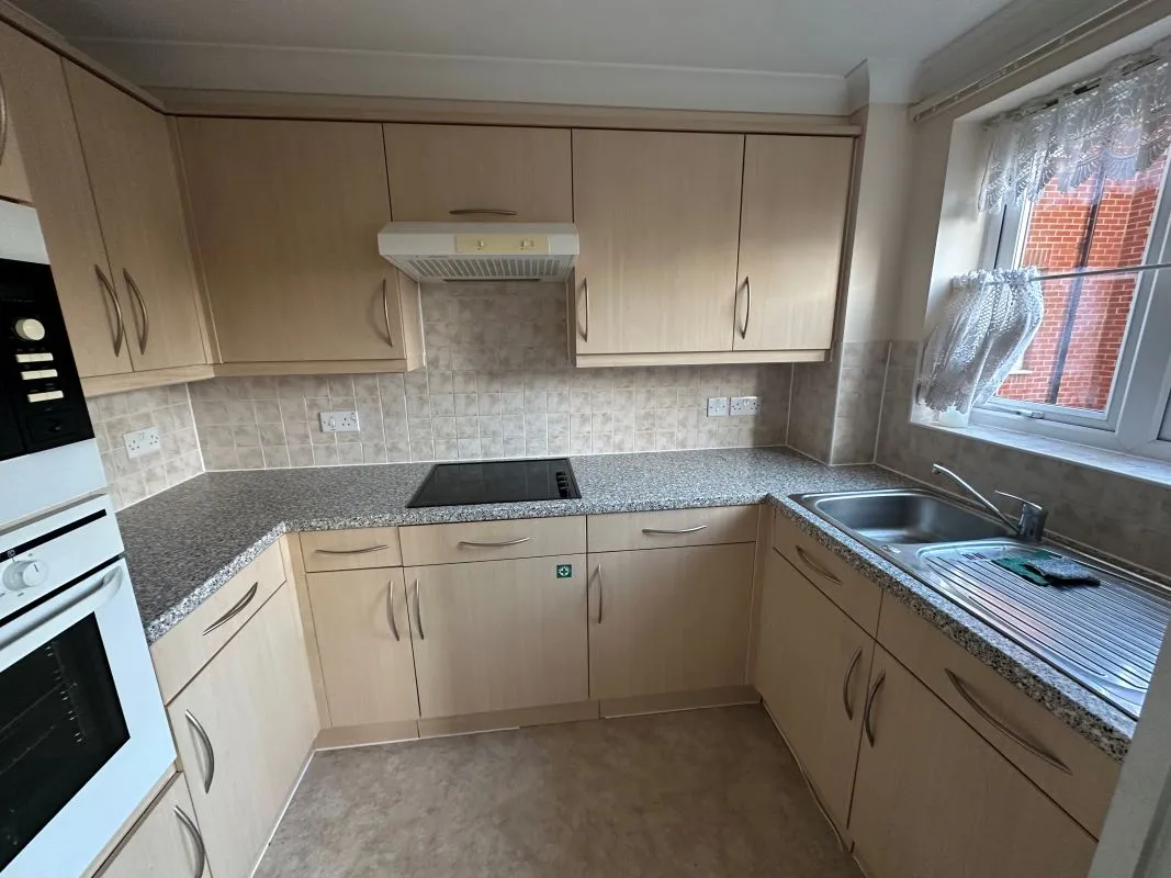 10 Laburnum Court, 9 Harefield Road, Uxbridge, Middlesex, UB8 1FQ