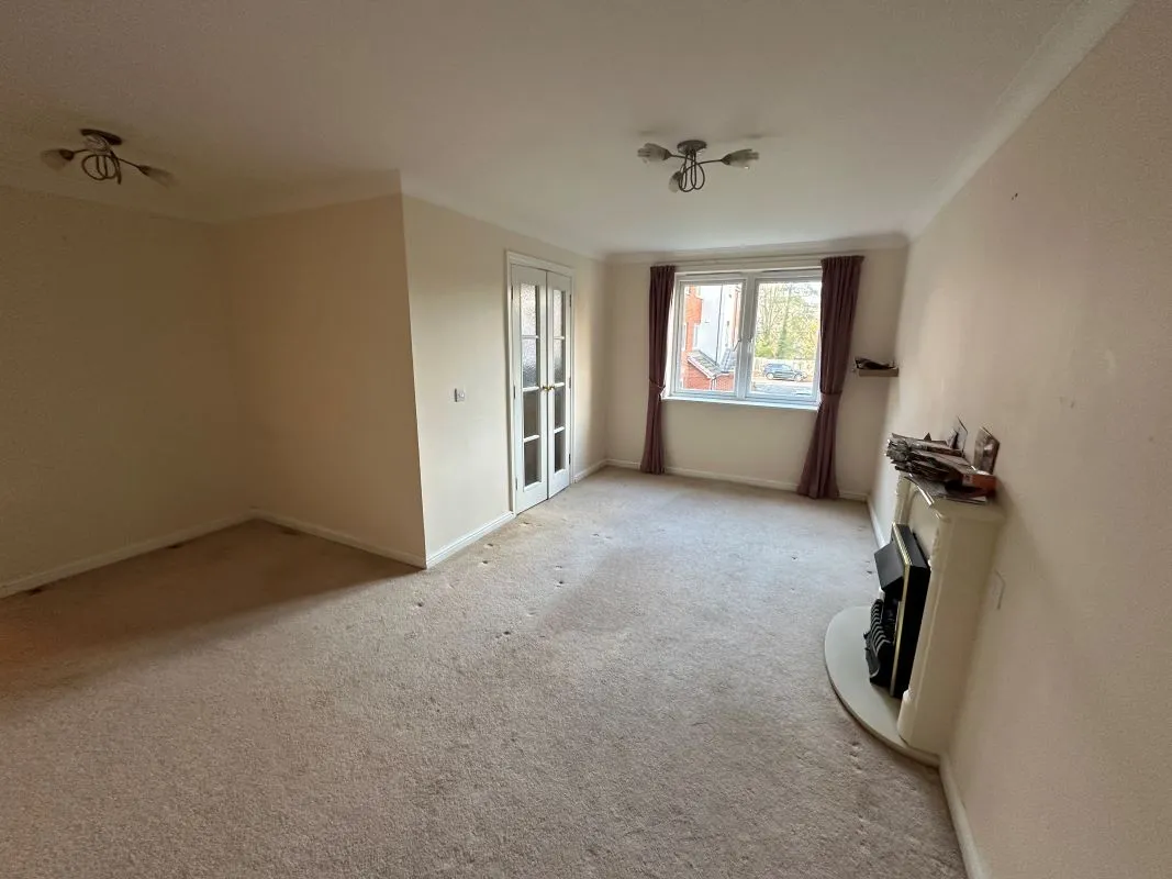 10 Laburnum Court, 9 Harefield Road, Uxbridge, Middlesex, UB8 1FQ