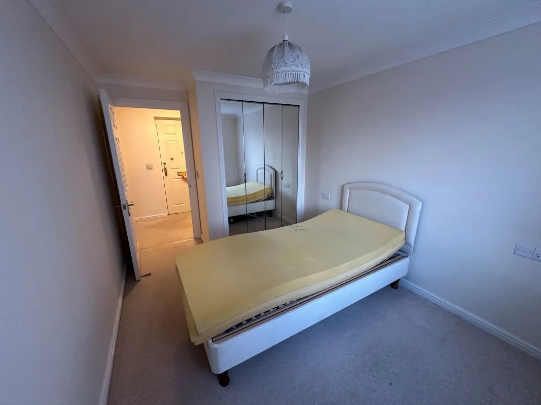 10 Laburnum Court, 9 Harefield Road, Uxbridge, Middlesex, UB8 1FQ