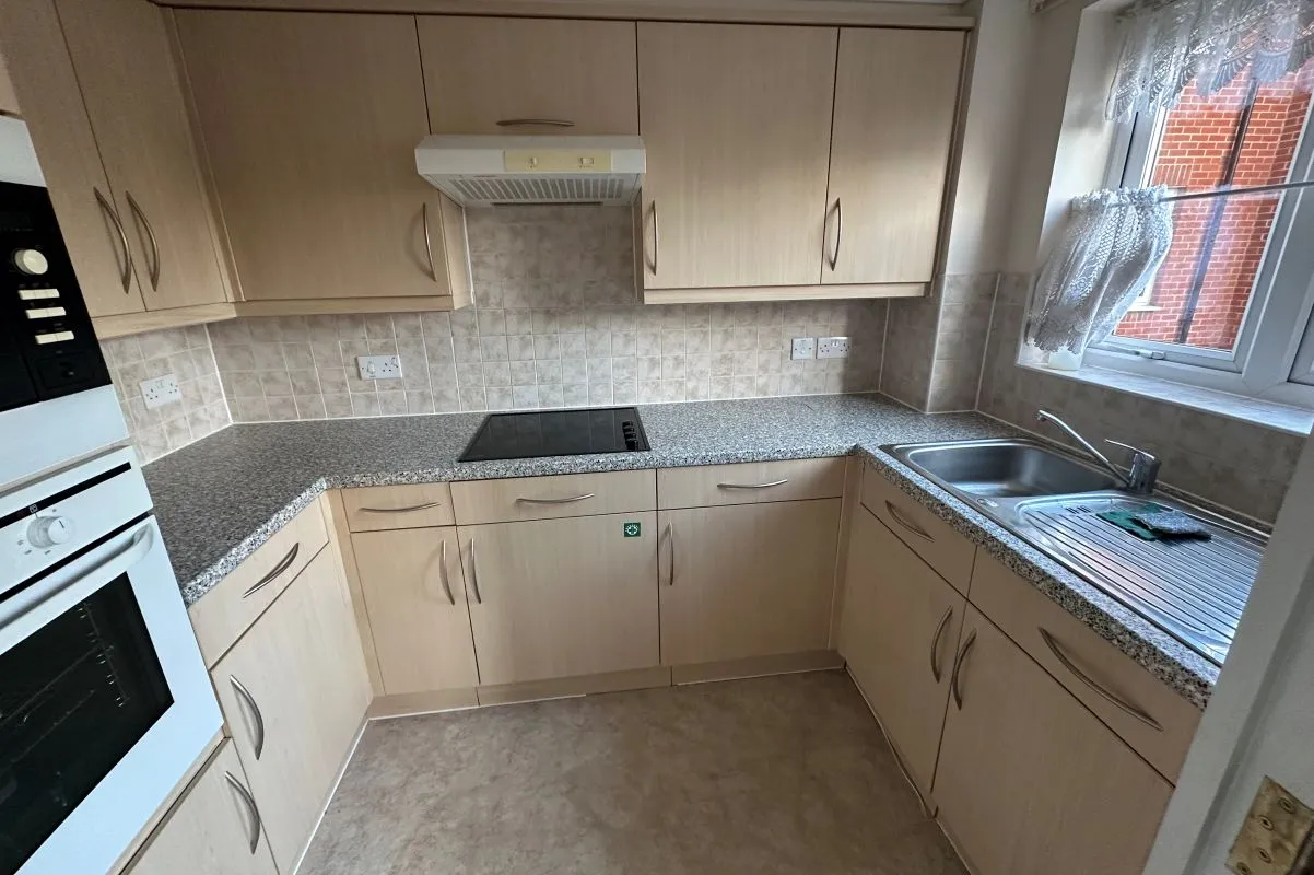 10 Laburnum Court, 9 Harefield Road, Uxbridge, Middlesex, UB8 1FQ