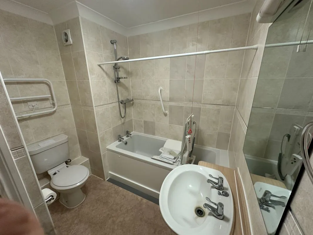 10 Laburnum Court, 9 Harefield Road, Uxbridge, Middlesex, UB8 1FQ