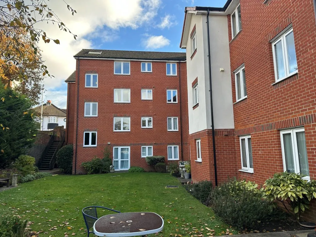10 Laburnum Court, 9 Harefield Road, Uxbridge, Middlesex, UB8 1FQ