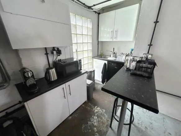 153 Forest Road, London, E17 6HE