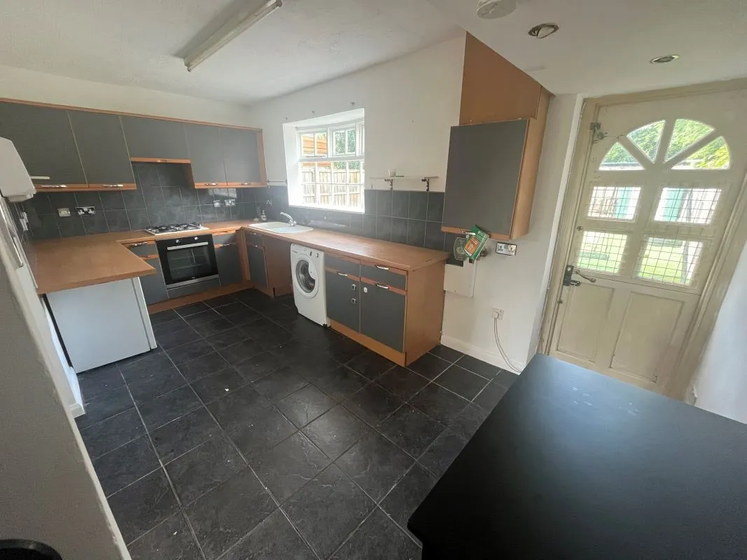 4 Rookwood Avenue, Loughton, Essex, IG10 2DG