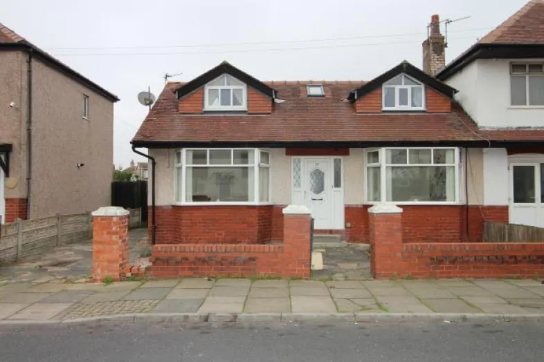 17 Valeway Avenue, Thornton-cleveleys, Lancashire FY5 3ER