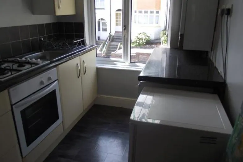 42a Clifton Grove, Paignton, Devon TQ3 3LH