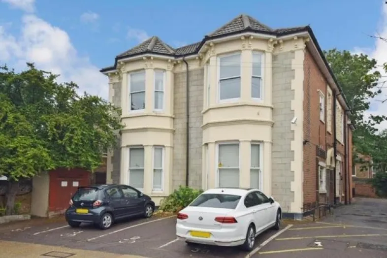 Flat 5, 28 Merton Road, Southsea, Hampshire PO5 2AQ