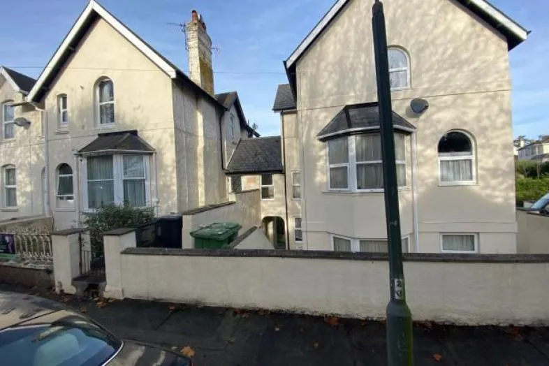 Flat 3, Longpark Lodge, 66 Thurlow Road TQ1 3EG