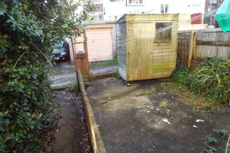 35 Clifton Road, Paignton, Devon TQ3 3LQ