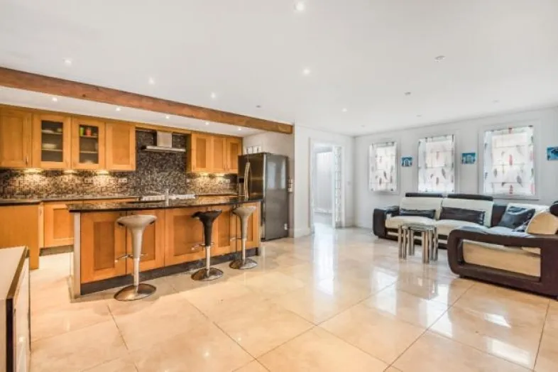 6 Upper Hillcrest, Perranporth, Cornwall TR6 0LA