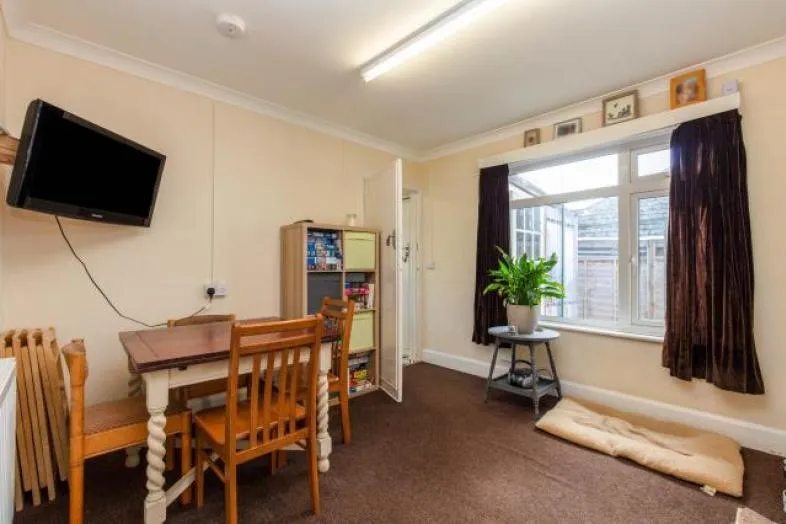 14 Hele Road, Kingsteignton, Newton Abbot, Devon TQ12 3NL