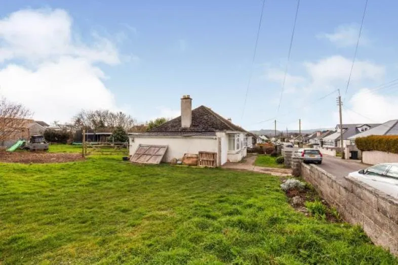 14 Hele Road, Kingsteignton, Newton Abbot, Devon TQ12 3NL