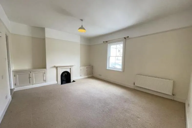 93 Old Tiverton Road, Exeter EX4 6LQ
