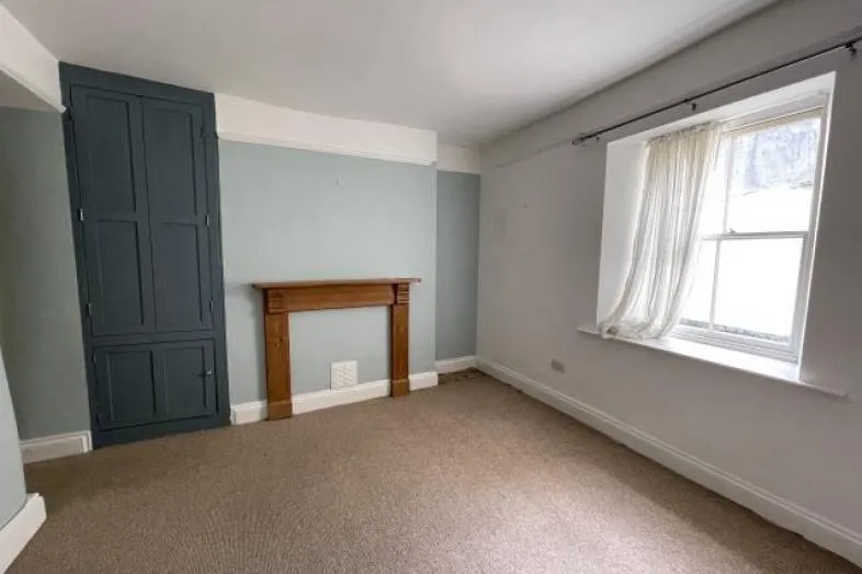 93 Old Tiverton Road, Exeter EX4 6LQ